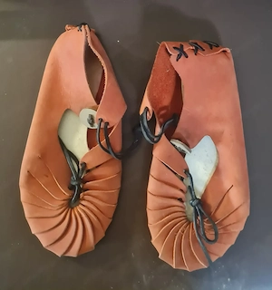 Kunstlederschuhe neu 