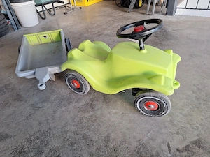 Bobbycar mit Hänger