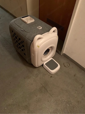 PawSwing AutoComb - Automatische Katzenbürste & Wellness-Station