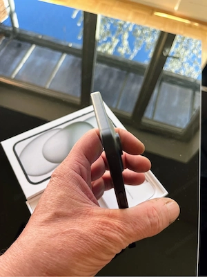 iPhone 15 Black Bild 9