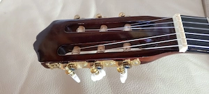 gute Vintage Konzertgitarre aus deutscher Fertigung, neu besaitet, mit Tasche