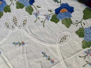 Tischdecke rund mit 8 Stk. Stoffservietten Bild 4