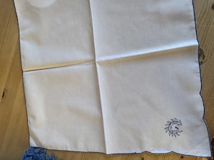 Tischdecke rund mit 8 Stk. Stoffservietten Bild 5