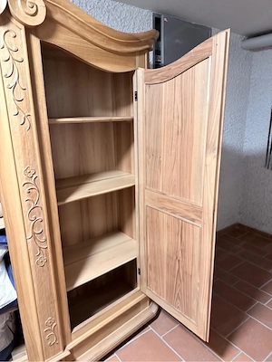 Vollholz Kirschschrank Bild 2