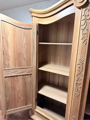 Vollholz Kirschschrank Bild 3