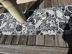 Tischläufer in weiss-dunkelblau Bild 3