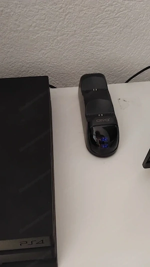 Playstation 4 Pro 1 TB Neuwertig Bild 3