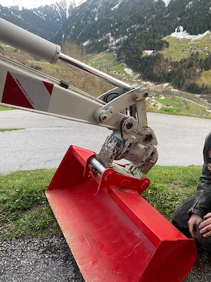 Bagger Takeuchi TB235D Bild 3