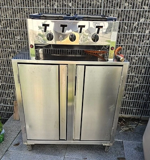 Gas Grill Gastrobrätter (3 Brenner) mit Edestahl Unterschrank und Abdeckung