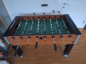 Fußballtisch - Spaß für jung und alt! Bild 2