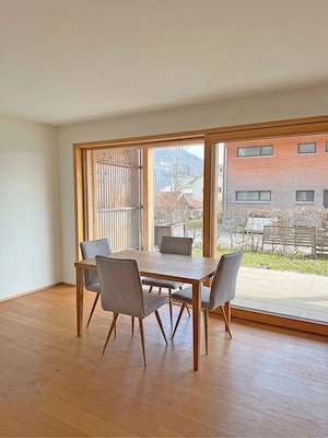 Moderne, großzügige Wohnung mit großer Terrasse in Egg
