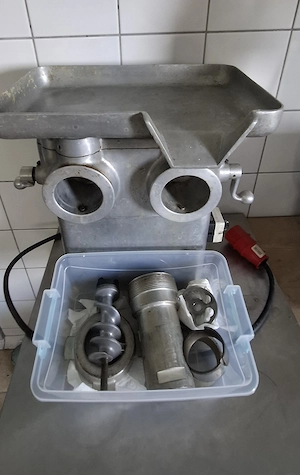 Geräte und Zubehör für Hausschlachtung Bild 2