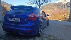 Ford Focus ST 250Ps frisch vorgeführt Bild 3