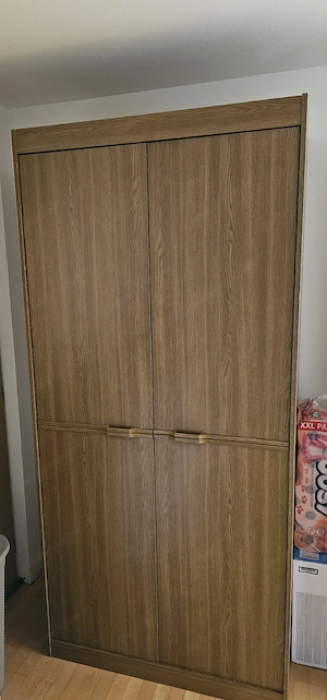 Kleiderschrank Bild 2