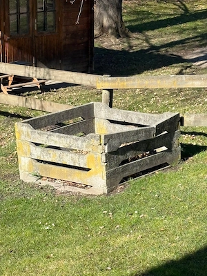 Betonrahmen zu verschenken.