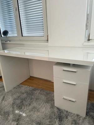 Schreibtisch zu verkaufen Bild 3