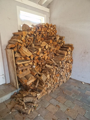 Brennholz zu verkaufen (ca. 2,5 Kubikmeter) Bild 2