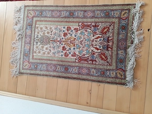 Seidenteppich schönes Stück 