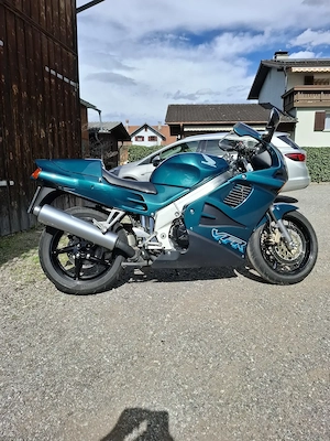 Honda VFR750 RC36 V4 Motor Bild 3