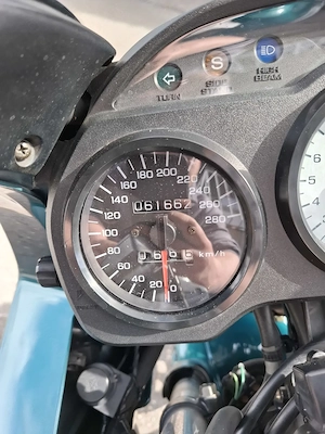 Honda VFR750 RC36 V4 Motor Bild 7