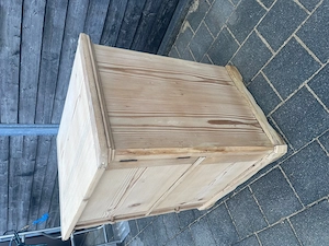 Kasten 2 Türen Bild 2