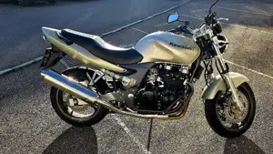 Kawasaki Z7 ZR750  Bild 2