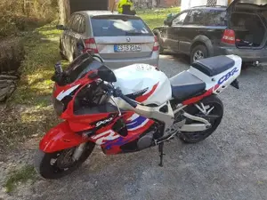 Honda 900 Cbr Bild 2