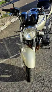 Kawasaki Z7 ZR750  Bild 5