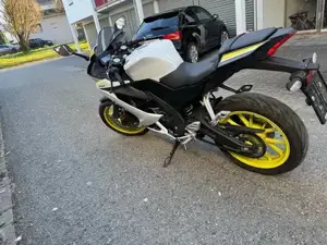 Yamaha YZF 125 Sportedition Bild 3