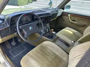 BMW 735 Bild 6