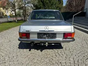 Mercedes-Benz W Bild 5