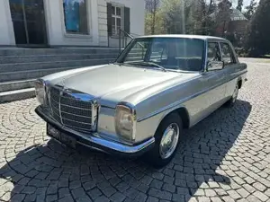 Mercedes-Benz W Bild 3