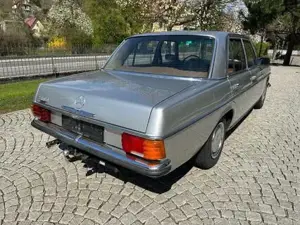 Mercedes-Benz W Bild 6