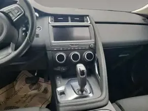 Jaguar E-Pace Bild 11