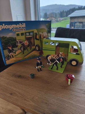 Playmobil Pferdetransporter 