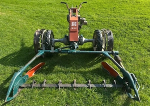 Reform M12 mit Bandrechen und Mähwerk