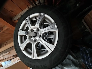 Winterreifen mit Alu-Felgen