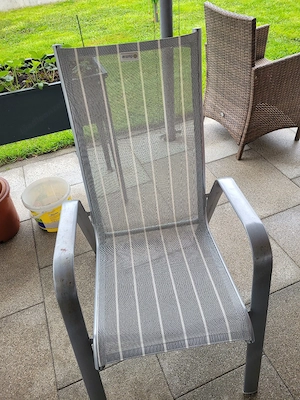 Verschenke 6 Gartenstühle  Bild 4