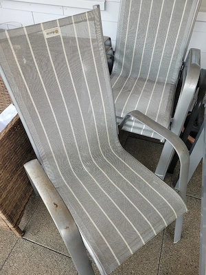 Verschenke 6 Gartenstühle  Bild 3