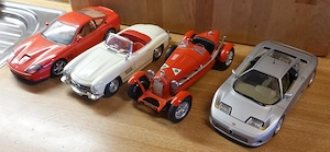 Burago Modellautos, 4 STÜCK, NEUWERTIG 