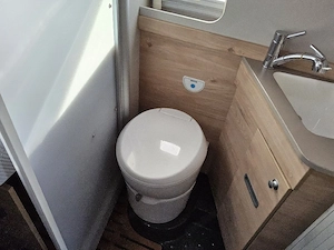  Wohnmobil Detleffs Globetrail Ford Automatikgetriebe Bild 4