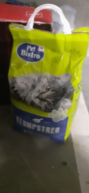 Katzenstreu ungeöffnet uns neu