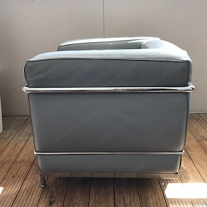 Le Corbusier LC2 Lederfauteuil Bild 3