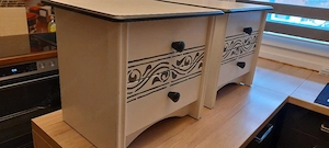 Nachtschränke mit 2 Schubladen