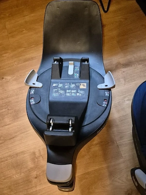 Maxi Cosi Babyschale mit Isofix Bild 5