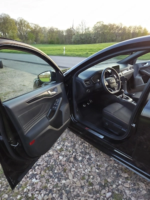 Ford Focus ST Line (Mk4) 1.0L EcoBoost Hybrid, Benzin Bild 6