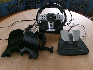 Saitek-Select 9 - Lenkrad + Fußpedale Bild 5