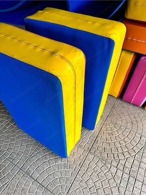 Hüpfmatten Kinder Spiele Sport Spass Bild 3