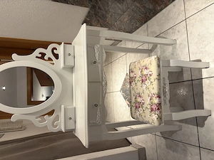 Schminktisch mit Stuhl Bild 3