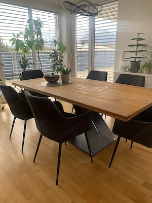 Holztisch (200x100 cm) mit Stühlen Bild 3